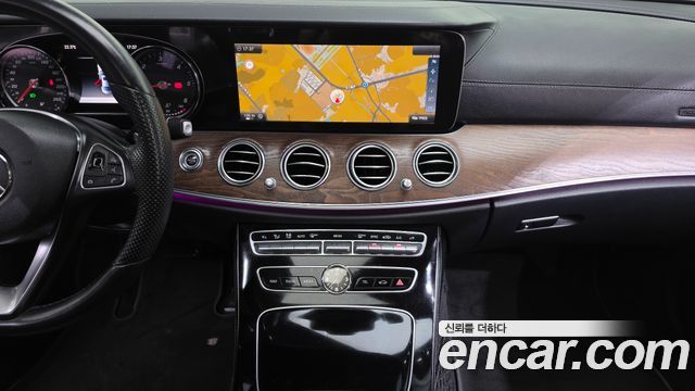 Mercedes-Benz E-Class (W213) E220d Exclusive 2017 — фото 14