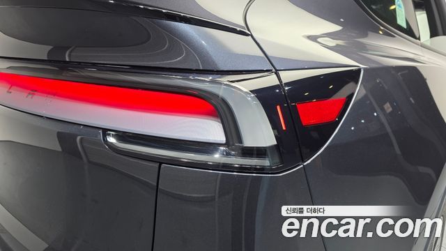 Tesla Model Y L Long Range AWD 2026 — фото 23