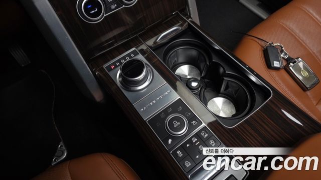 Land Rover Range Rover (IV) 4.4 SDV8 AB DIESEL 2017 — фото 9