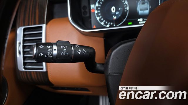 Land Rover Range Rover (IV) 4.4 SDV8 AB DIESEL 2017 — фото 27