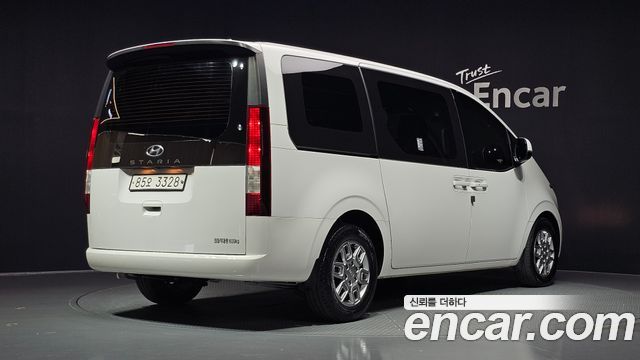 Hyundai Staria Cargo 5-Seater Modern 2022 — фото 2