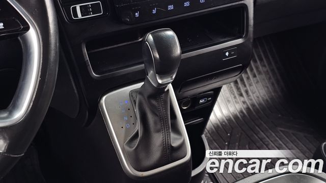 Hyundai Staria Cargo 5-Seater Modern 2022 — фото 9