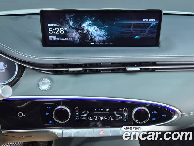 Genesis Electrified (GV70) e-AWD 2022 — фото 21