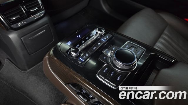 Genesis EQ900 3.8 GDI AWD Premium Luxury 2018 — фото 19