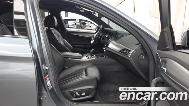 BMW 5 Series (G30) 520d xDrive M Sport Package 2017 — фото 11