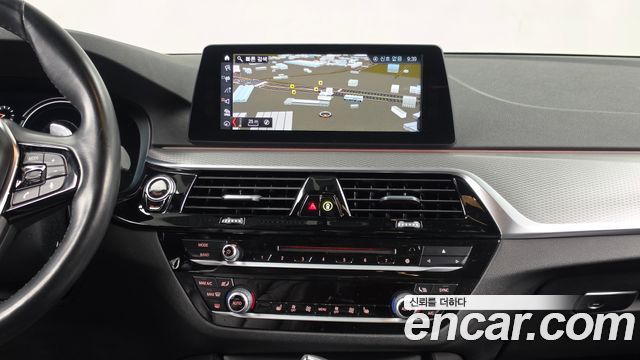 BMW 5 Series (G30) 520d xDrive M Sport Package 2017 — фото 14