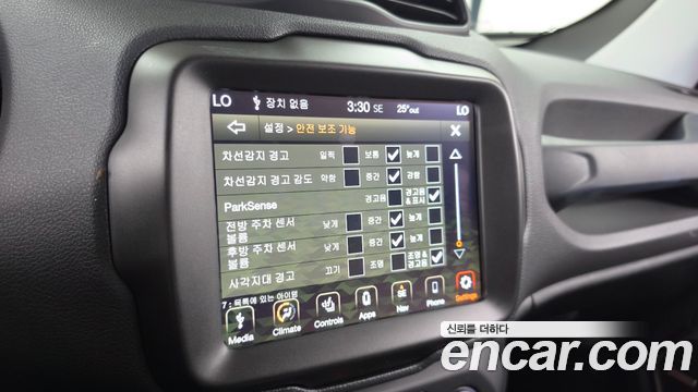 Jeep Renegade 2.4 Limited AWD 2021 — фото 16