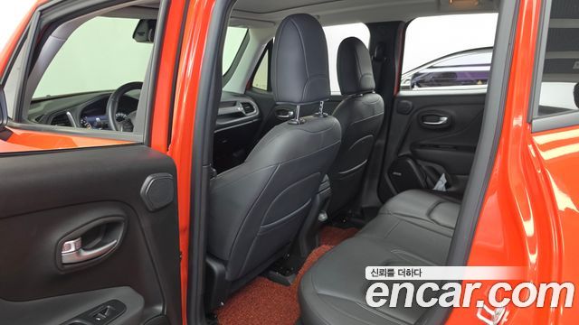 Jeep Renegade 2.4 Limited AWD 2021 — фото 26