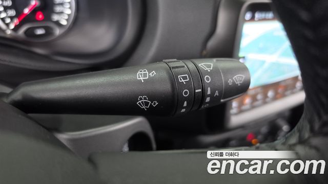 Jeep Renegade 2.4 Limited AWD 2021 — фото 28