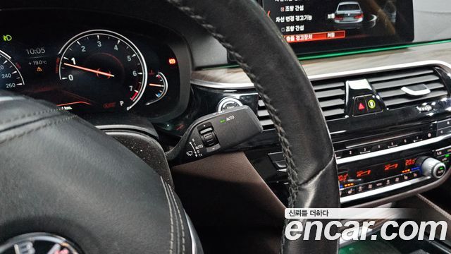 BMW 5 Series (G30) 530i xDrive Luxury Plus 2018 — фото 17