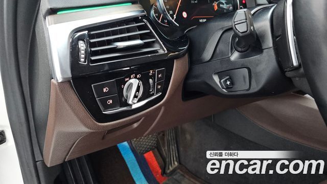 BMW 5 Series (G30) 530i xDrive Luxury Plus 2018 — фото 18