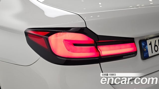 BMW 5 Series (G30) 530i xDrive Luxury Plus 2018 — фото 23