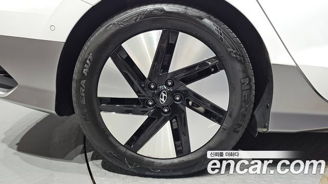 Hyundai Ioniq 6 Long Range Exclusive + 2023 — фото 5