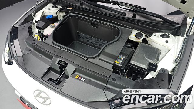 Hyundai Ioniq 6 Long Range Exclusive + 2023 — фото 6