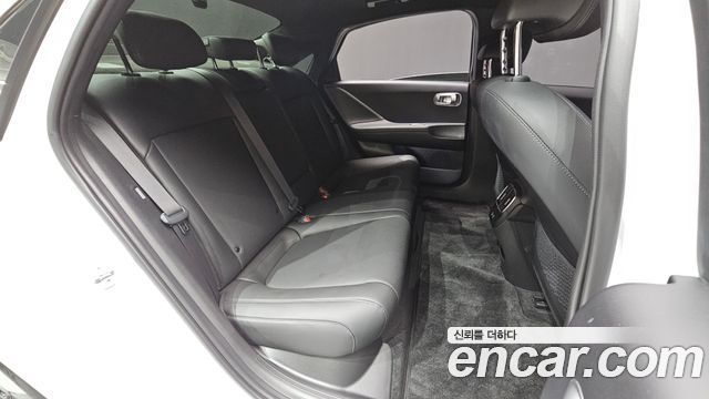 Hyundai Ioniq 6 Long Range Exclusive + 2023 — фото 11