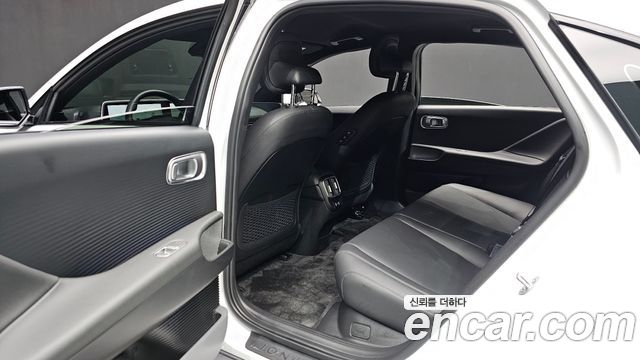 Hyundai Ioniq 6 Long Range Exclusive + 2023 — фото 12