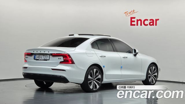 Volvo S60 (III) B5 Ultimate Bright 2024 — фото 2