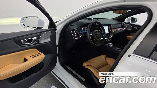 Volvo S60 (III) B5 Ultimate Bright 2024 — фото 10