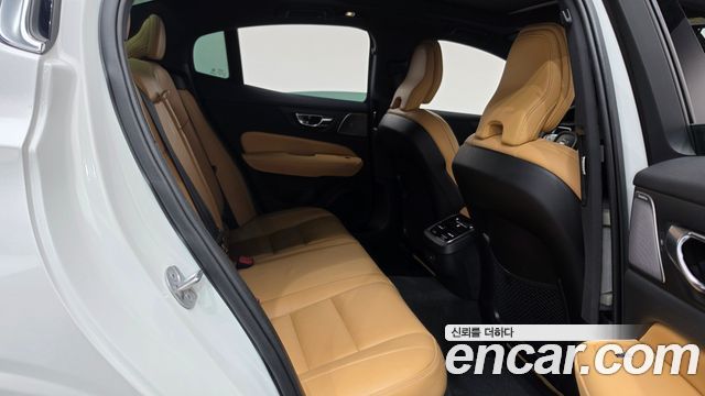 Volvo S60 (III) B5 Ultimate Bright 2024 — фото 11