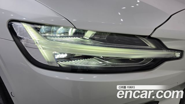 Volvo S60 (III) B5 Ultimate Bright 2024 — фото 22