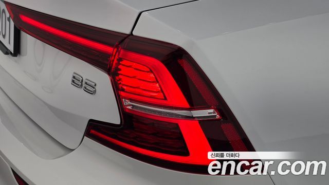 Volvo S60 (III) B5 Ultimate Bright 2024 — фото 23