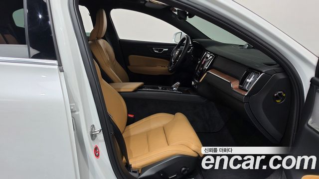 Volvo S60 (III) B5 Ultimate Bright 2024 — фото 26