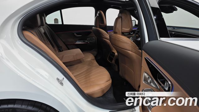 Mercedes-Benz E-Class (W214) E300 4MATIC AMG Line 2026 — фото 12
