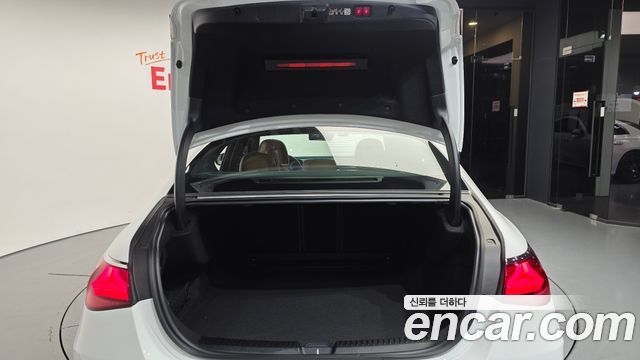 Mercedes-Benz E-Class (W214) E300 4MATIC AMG Line 2026 — фото 20