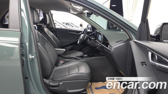 Kia Niro Signature 2022 — фото 11