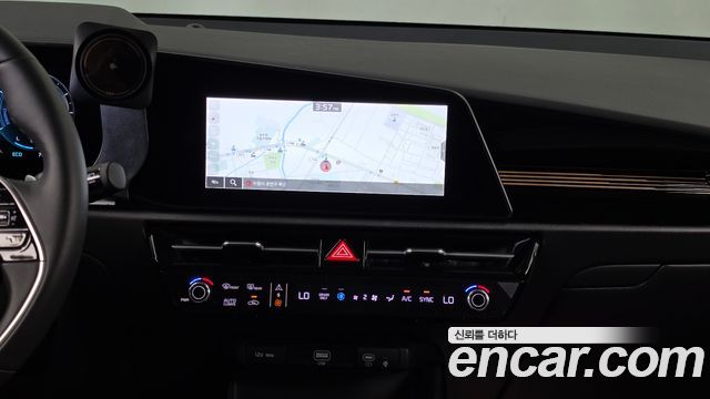Kia Niro Signature 2022 — фото 14