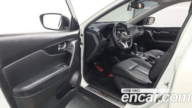 Nissan X-Trail 2.5 4WD 2018 — фото 10