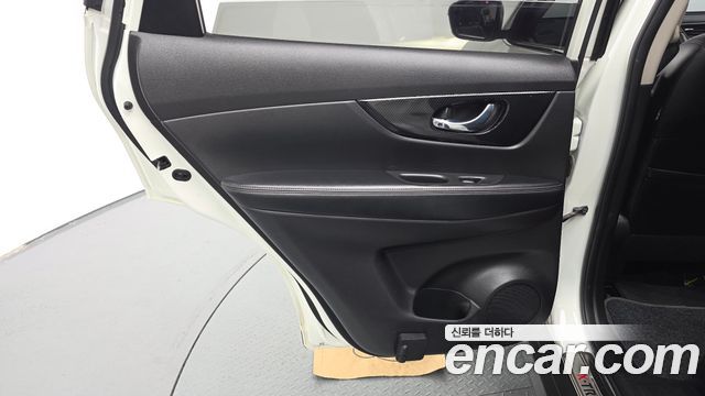 Nissan X-Trail 2.5 4WD 2018 — фото 25