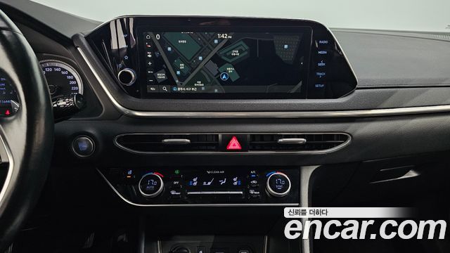 Hyundai Sonata (DN8) 2.0 Premium Family 2020 — фото 12