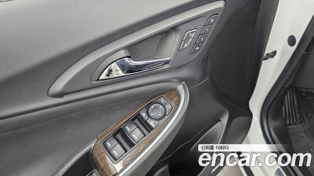 Chevrolet Malibu 1.3 Turbo Premier 2019 — фото 28
