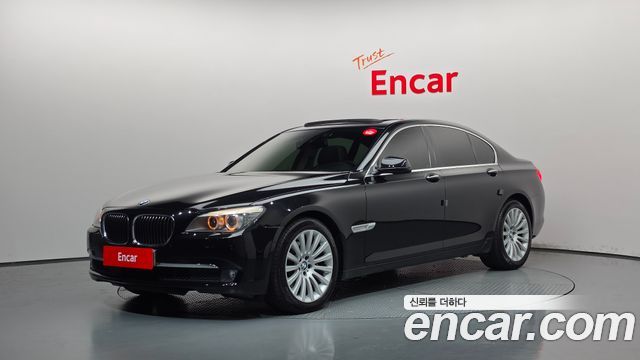 BMW 7 Series (F01) 740i