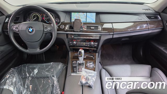 BMW 7 Series (F01) 740i 2012 — фото 7