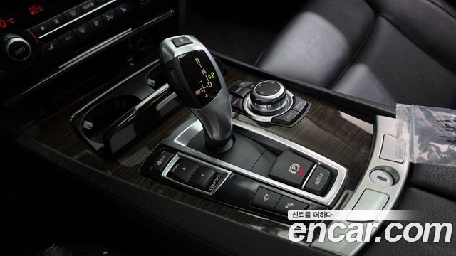 BMW 7 Series (F01) 740i 2012 — фото 9
