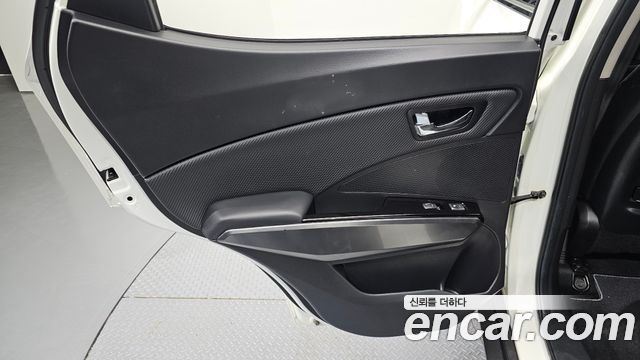 KG Mobility (SsangYong) Very New Tivoli Gasoline 1.5 2WD V3 2022 — фото 25