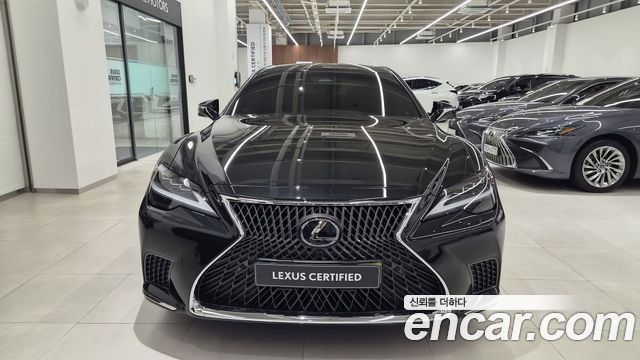 Lexus LS500h (V) 3.5 Luxury AWD 2024 — фото 3