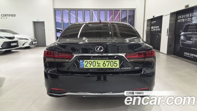 Lexus LS500h (V) 3.5 Luxury AWD 2024 — фото 4