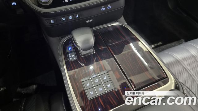 Lexus LS500h (V) 3.5 Luxury AWD 2024 — фото 9