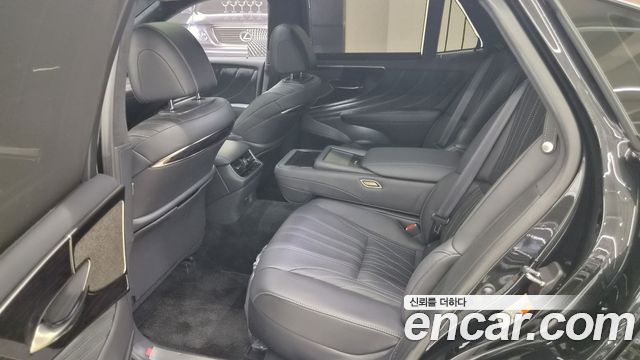 Lexus LS500h (V) 3.5 Luxury AWD 2024 — фото 15