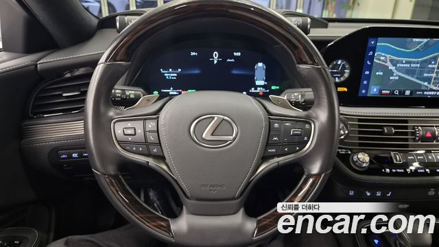 Lexus LS500h (V) 3.5 Luxury AWD 2024 — фото 20