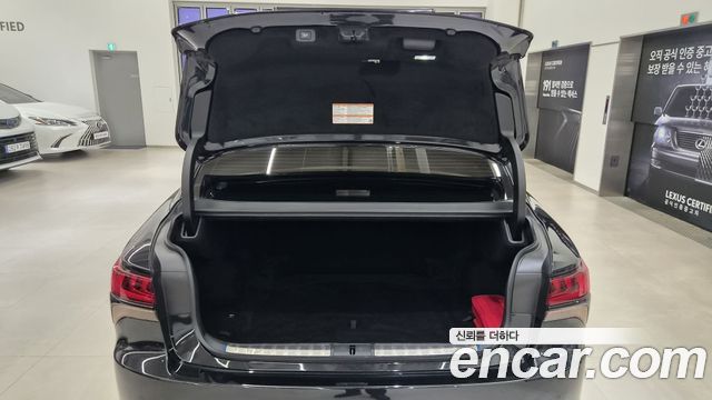 Lexus LS500h (V) 3.5 Luxury AWD 2024 — фото 24