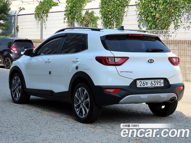 Kia Stonic 1.4 Prestige 2019 — фото 2