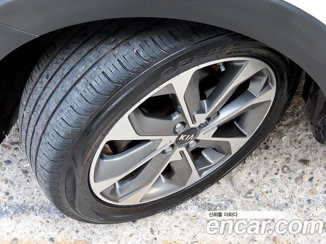 Kia Stonic 1.4 Prestige 2019 — фото 5