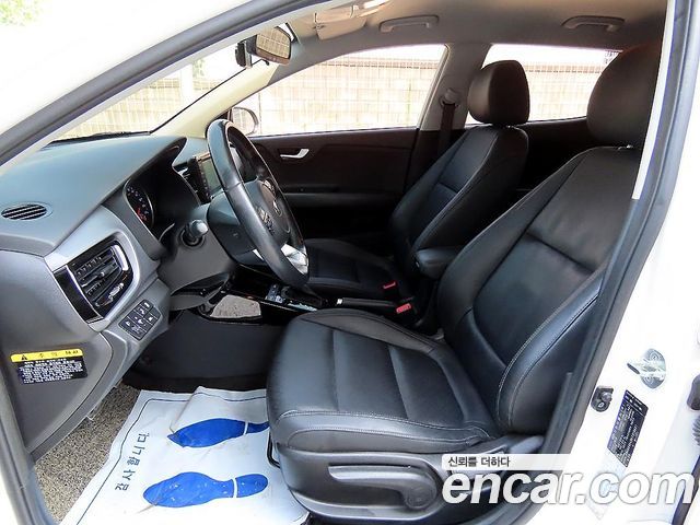 Kia Stonic 1.4 Prestige 2019 — фото 10
