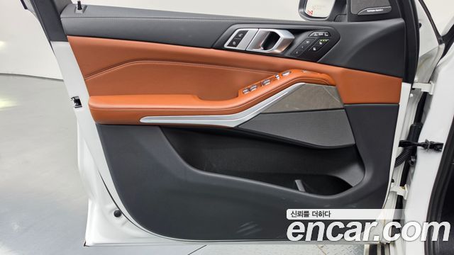 BMW X7 (G07) xDrive 40i Design Pure Excellence 7-Seater 2024 — фото 24