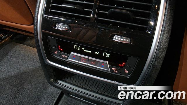 BMW X7 (G07) xDrive 40i Design Pure Excellence 7-Seater 2024 — фото 36
