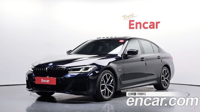 BMW 5 Series (G30) 530e M Sport 2022 — фото 1
